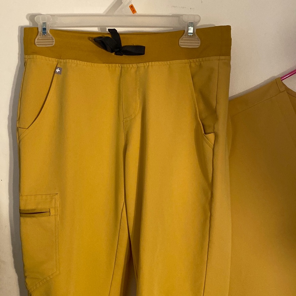 Figs golden yellow scrub set size small. Worn 1x practically brand new.